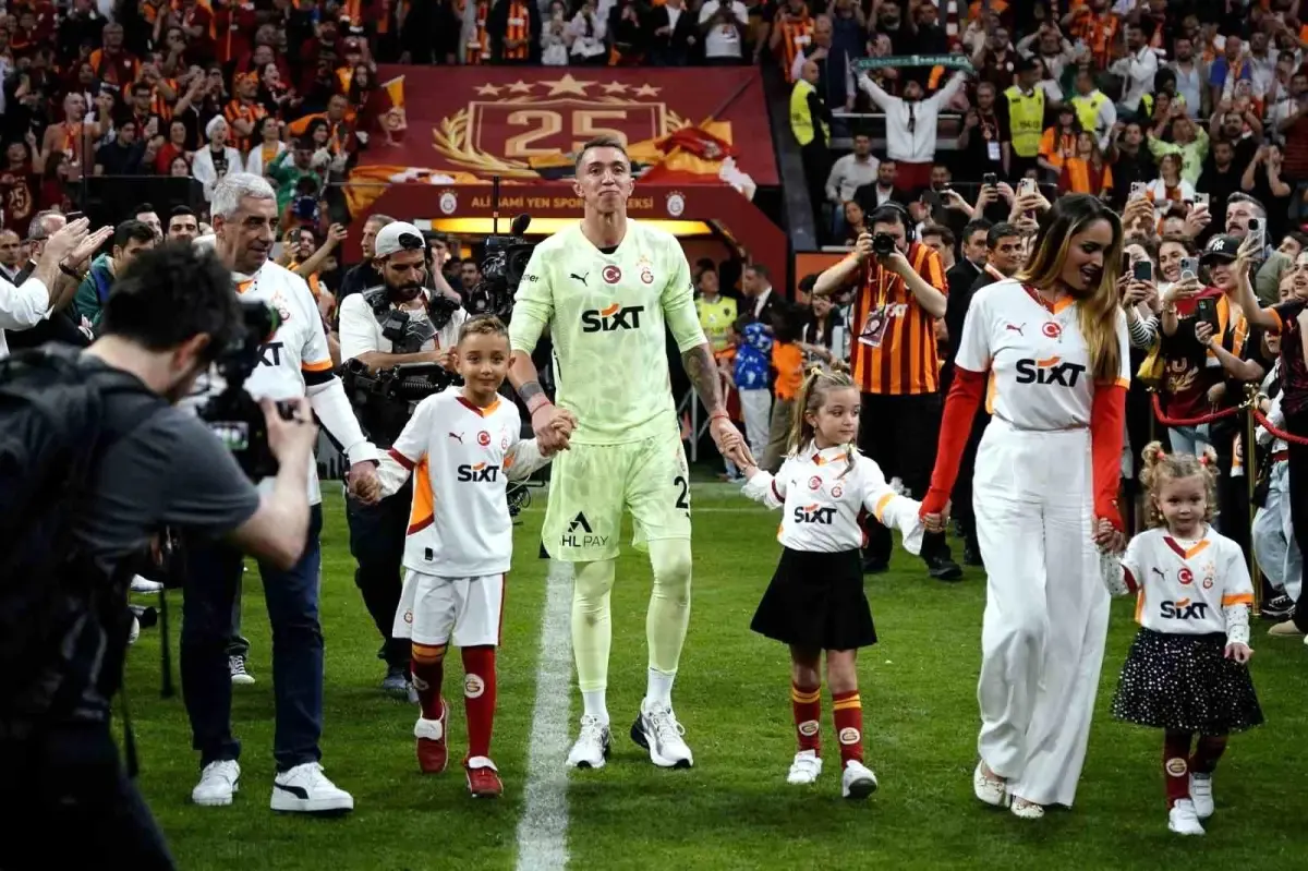 Fernando Muslera Galatasaray'a Veda Etmedi: 'Burası Benim Evim!'
