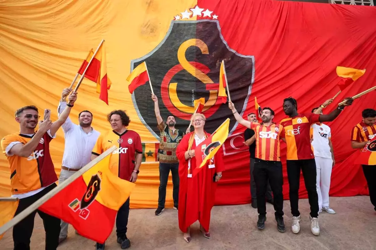 Galatasaray Şampiyonluğunu Dakar'da Coşkuyla Kutladı