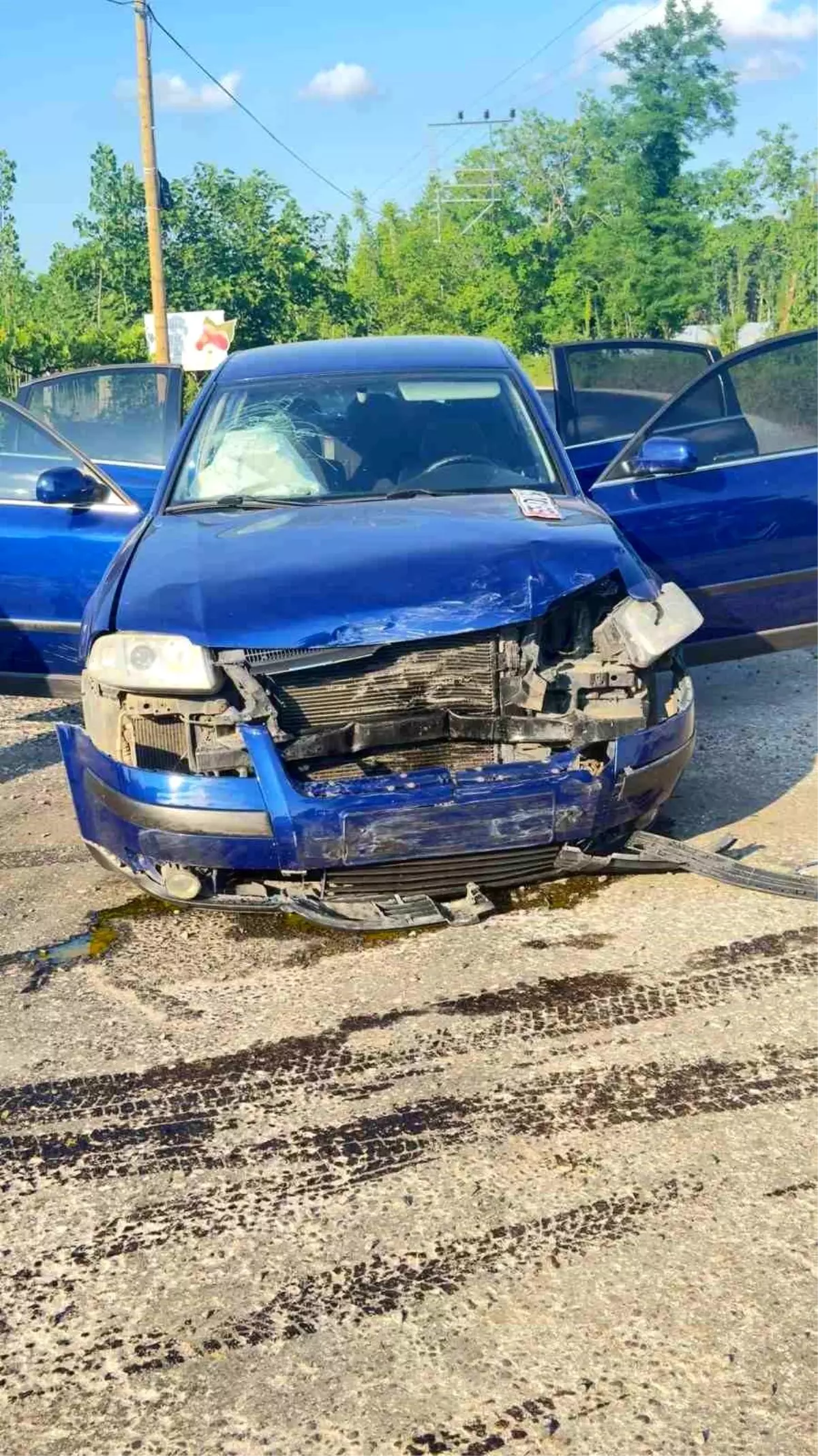 Samsun'da Kontrolden Çıkan Araç Kanala Uçtu: 2 Yaralı