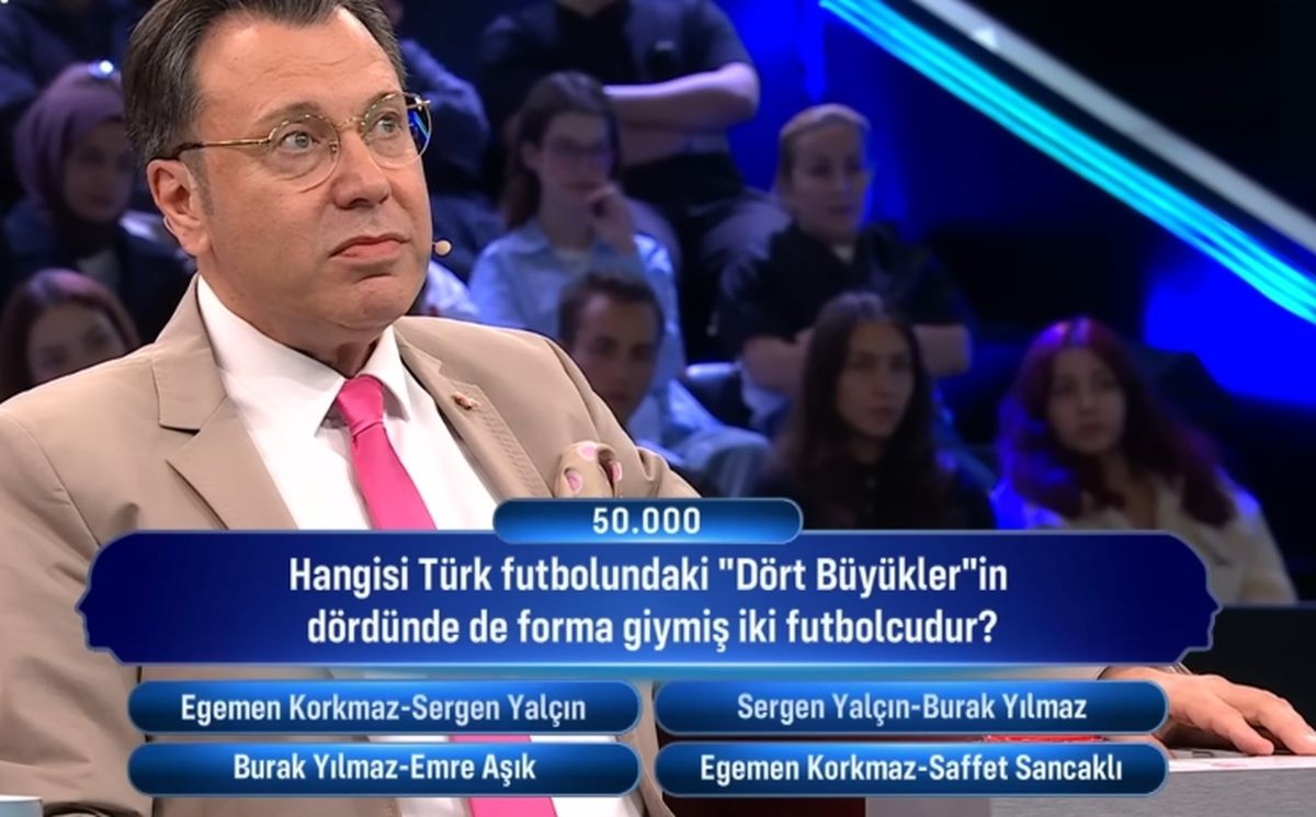 Hangisi Türk futbolundaki 'Dört Büyükler'in dördünde de forma giymiş iki futbolcudur?