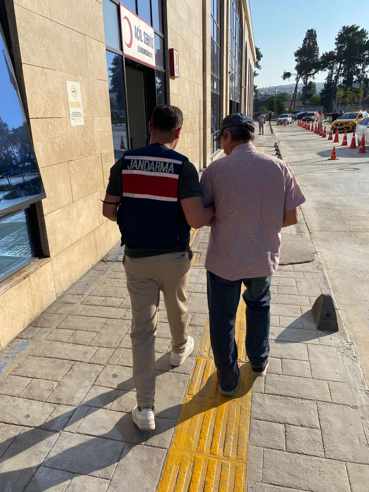 İzmir'de Terör Propagandası Yapan 5 Şüpheli Gözaltına Alındı