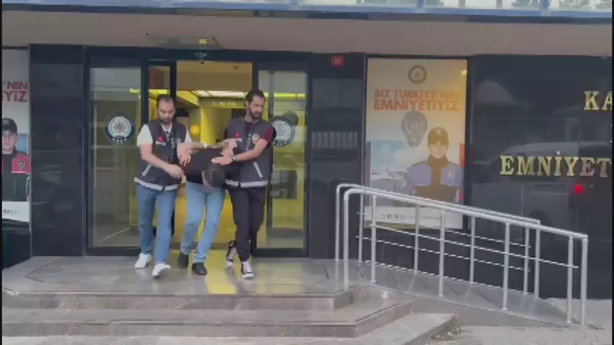 Kadıköy'de Trafik Kazası Sonrası Kavga ve Tehdit