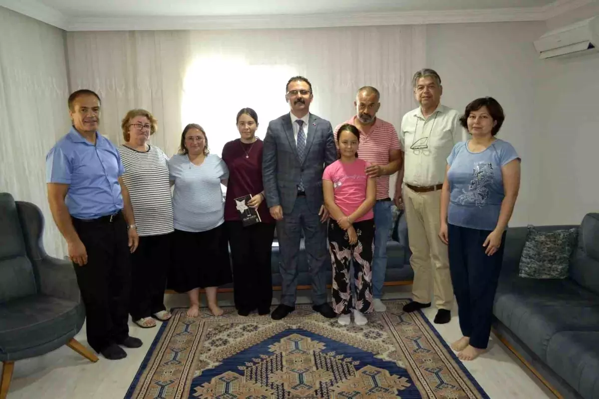 Kaymakam Ateş, Öğrencilerin Evlerine Misafir Oluyor