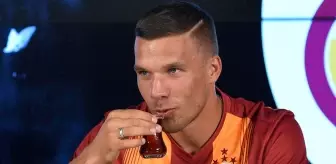 Podolski'nin Sane paylaşımına yorum yağıyor