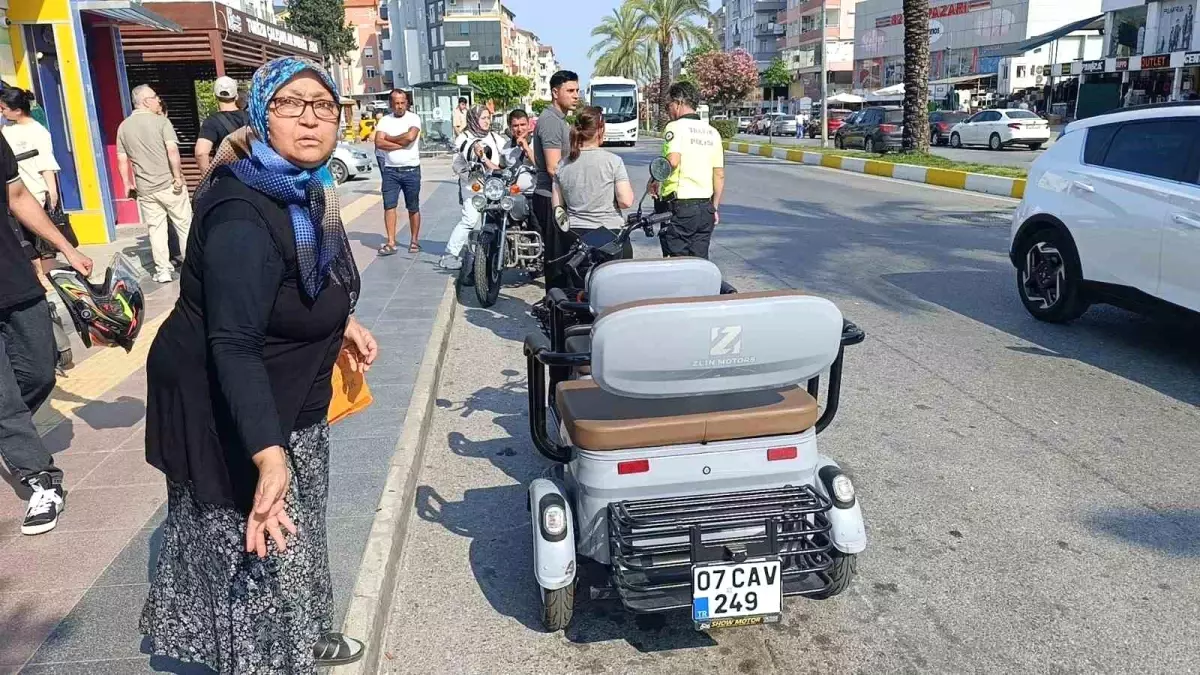 Antalya'da Motosiklet Kazası: 1 Yaralı