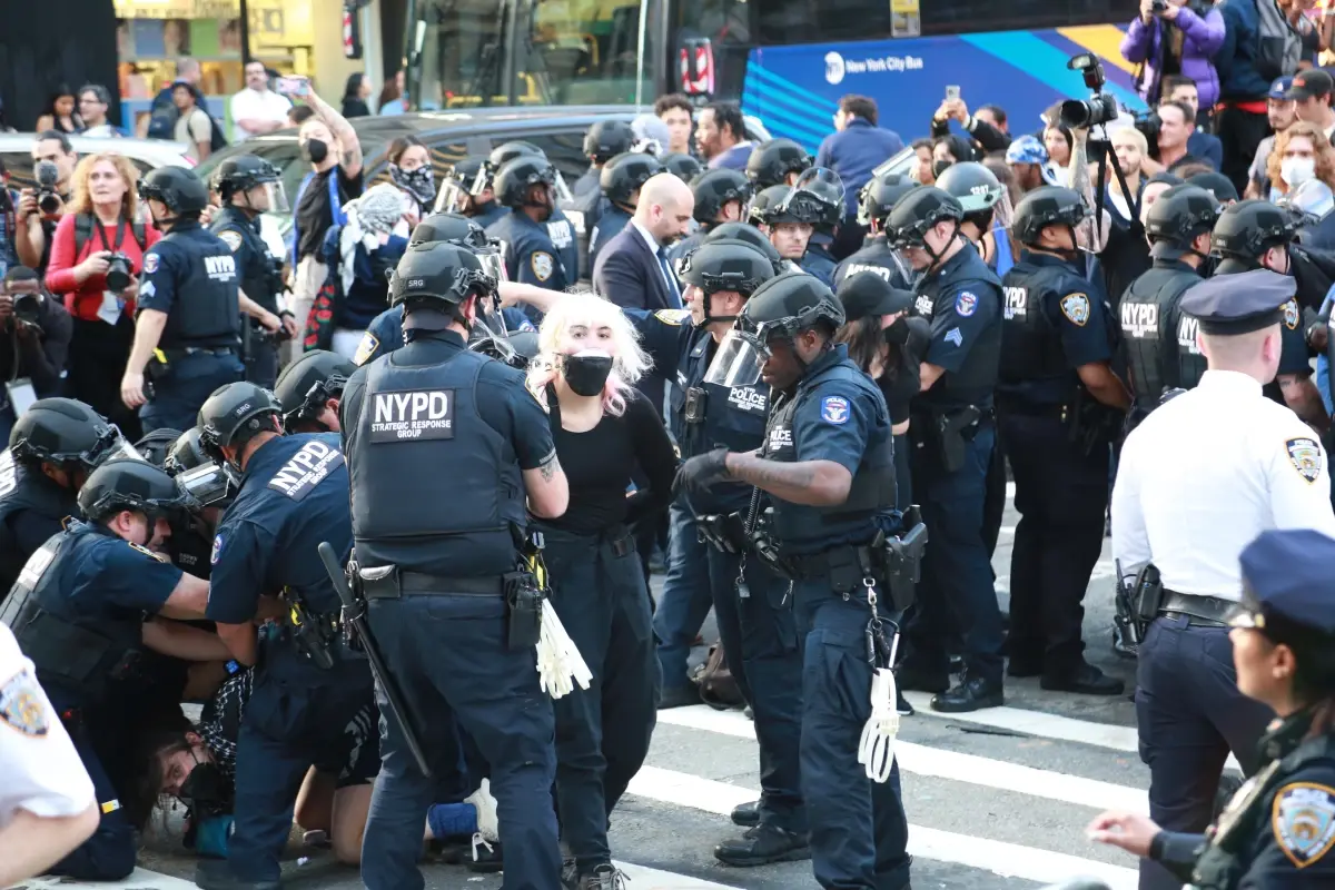 New York'ta Düzensiz Göçmenler İçin Protesto: 65 Gözaltı