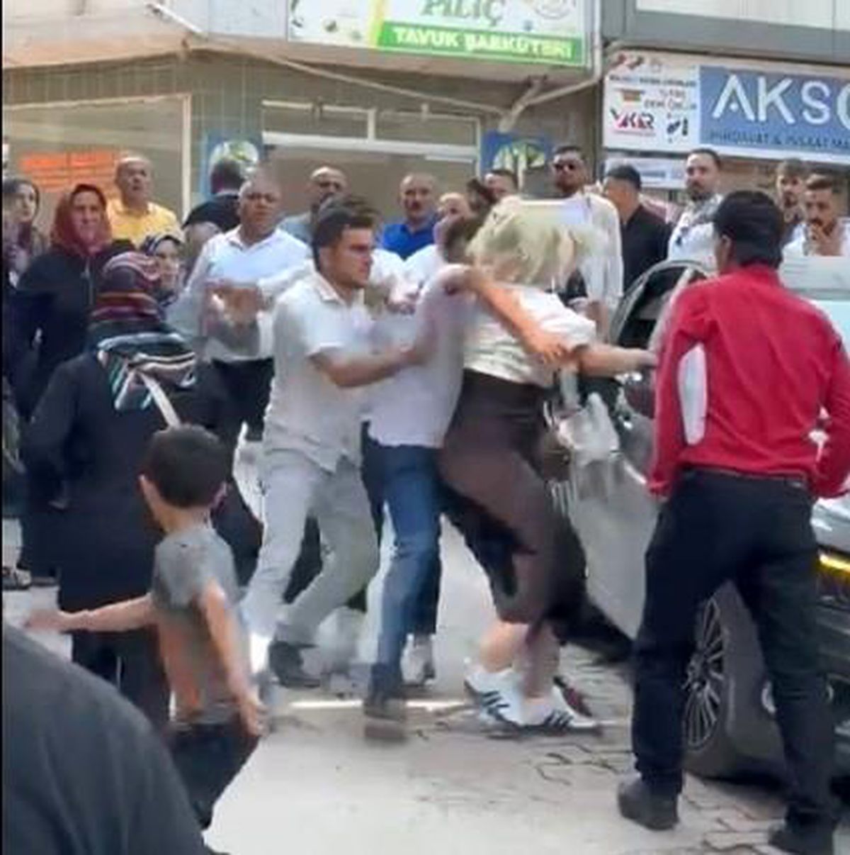 Ordu'da sokak ortasında kavga