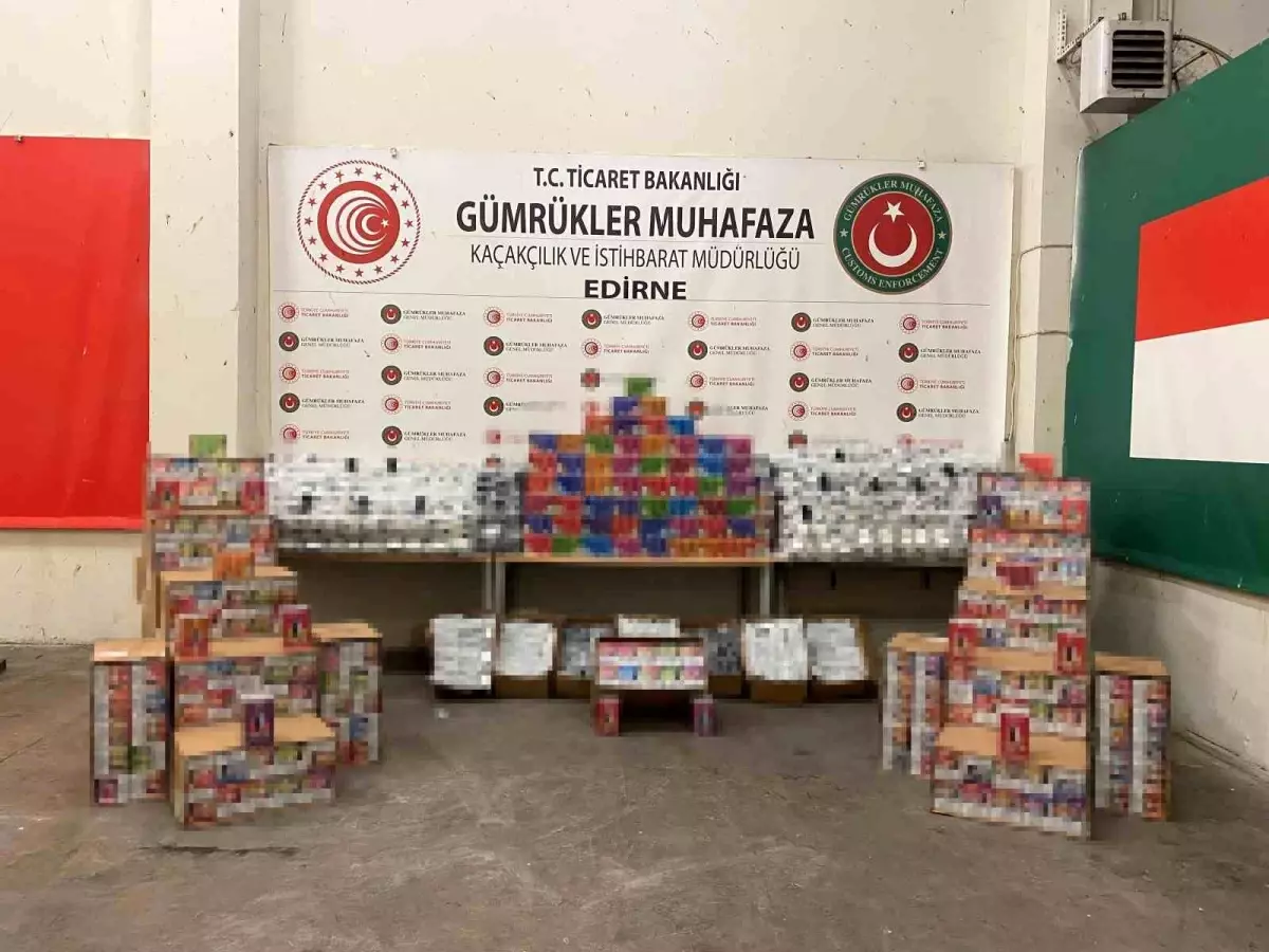 Edirne'de Kaçakçılık Operasyonu: Binlerce Cep Telefonu ve Elektronik Sigara Ele Geçirildi