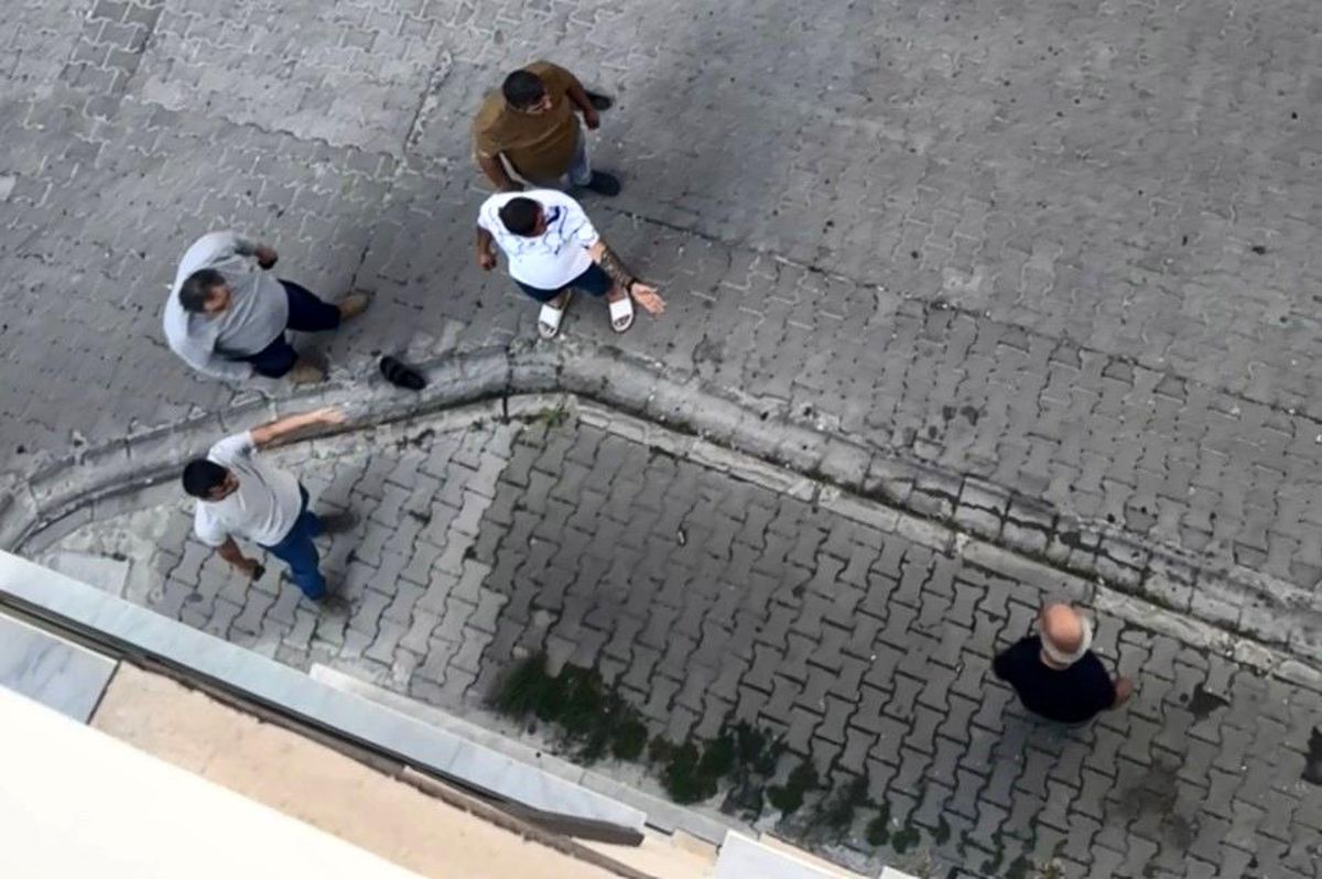 Mersin'de Bıçaklı Adam Eşini Rehin Aldı