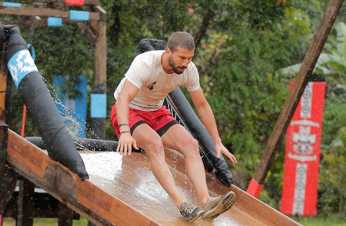 Survivor Adem daha önce şampiyon oldu mu, hangi yıllar yarıştı?