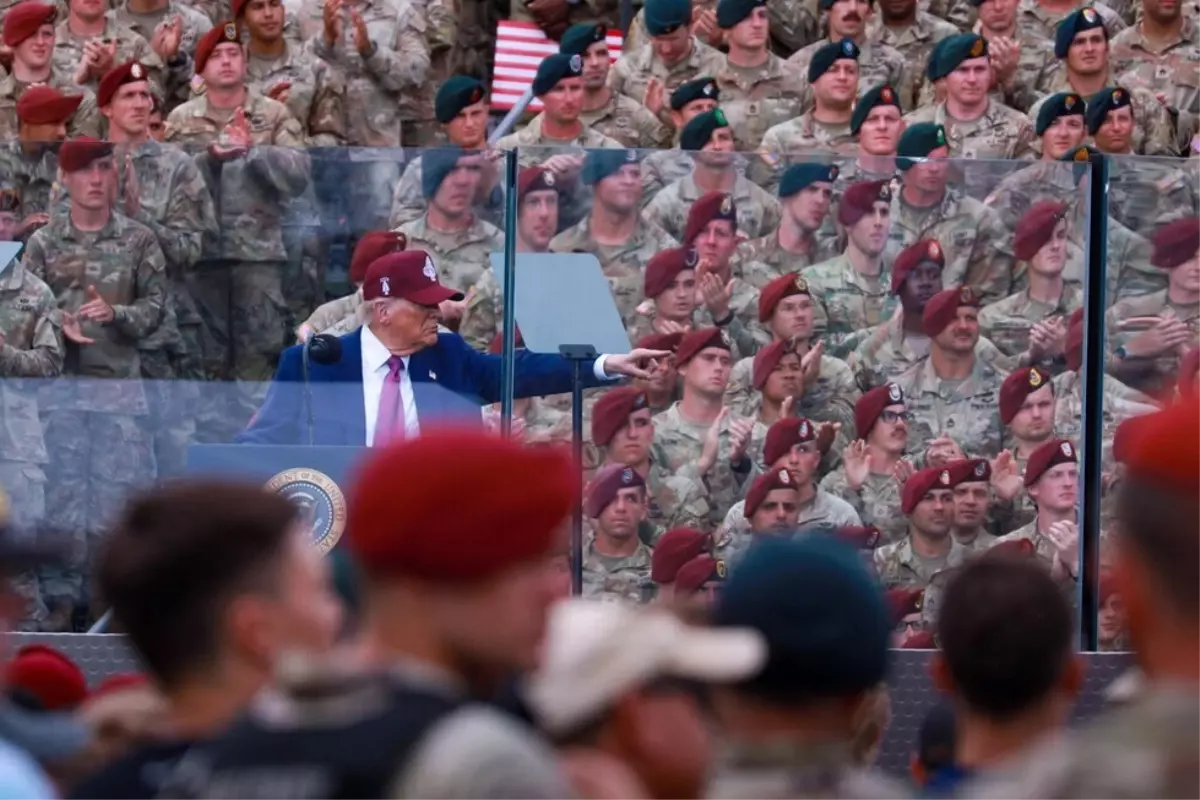 Trump'tan Protestolara Sert Mesaj: 'Amerikan Bayrağını Yakanlara Hapis Cezası Verilmeli'