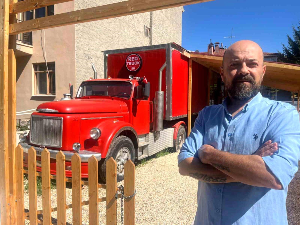 1969 Model Tır, Eskişehir'de Nostaljik Bir Kafeye Dönüştü