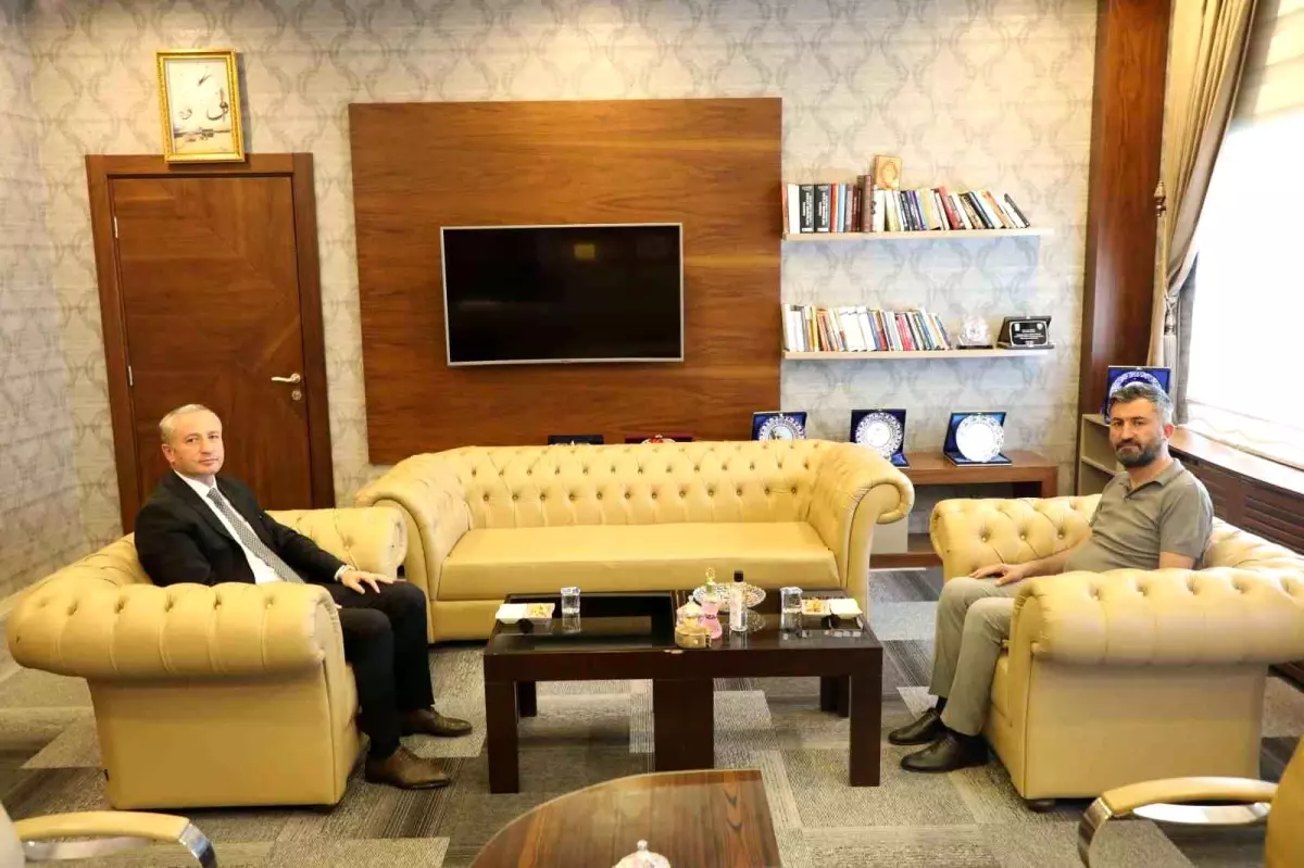 AK Parti Ağrı İl Başkanı'ndan Milli Eğitim Müdürü'ne Nezaket Ziyareti