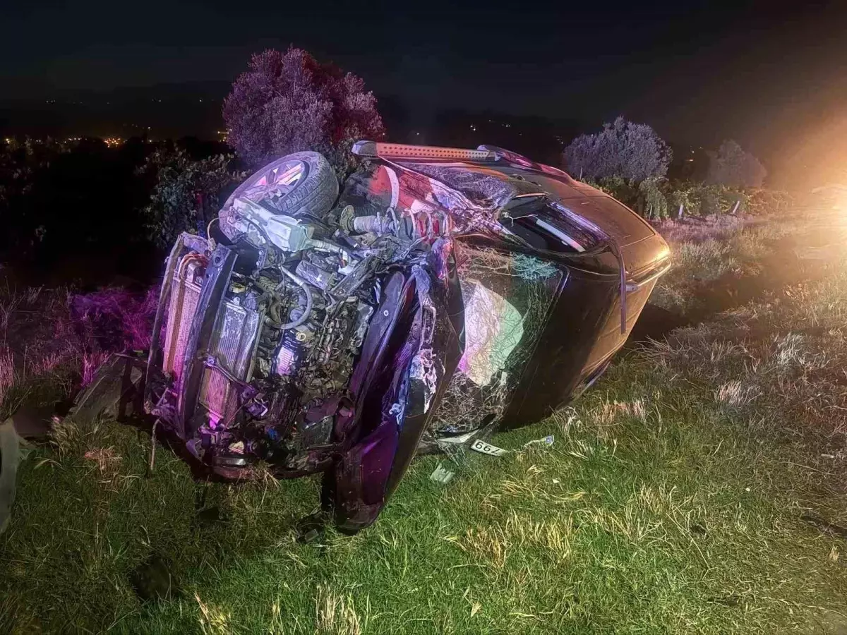 Alaşehir'de Trafik Kazası: Muhtar Hayatını Kaybetti, 4 Yaralı