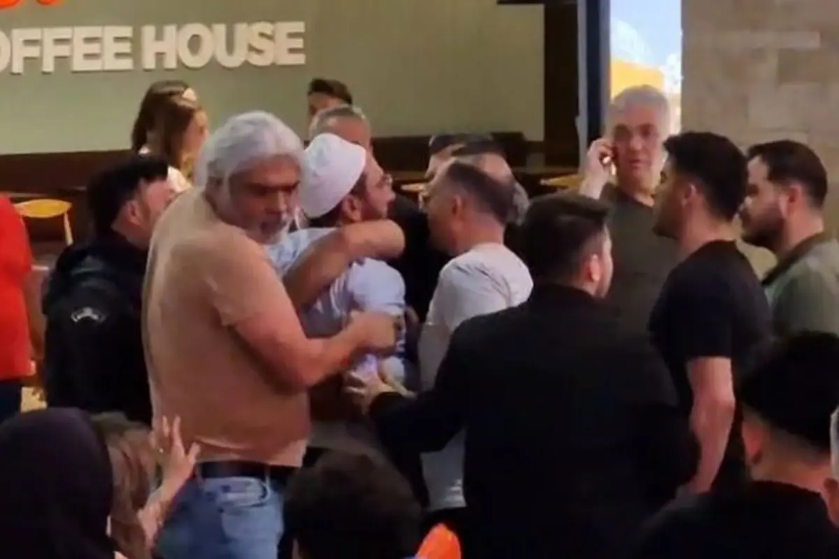 AVM'de 'adamına göre muamele' kavgası
