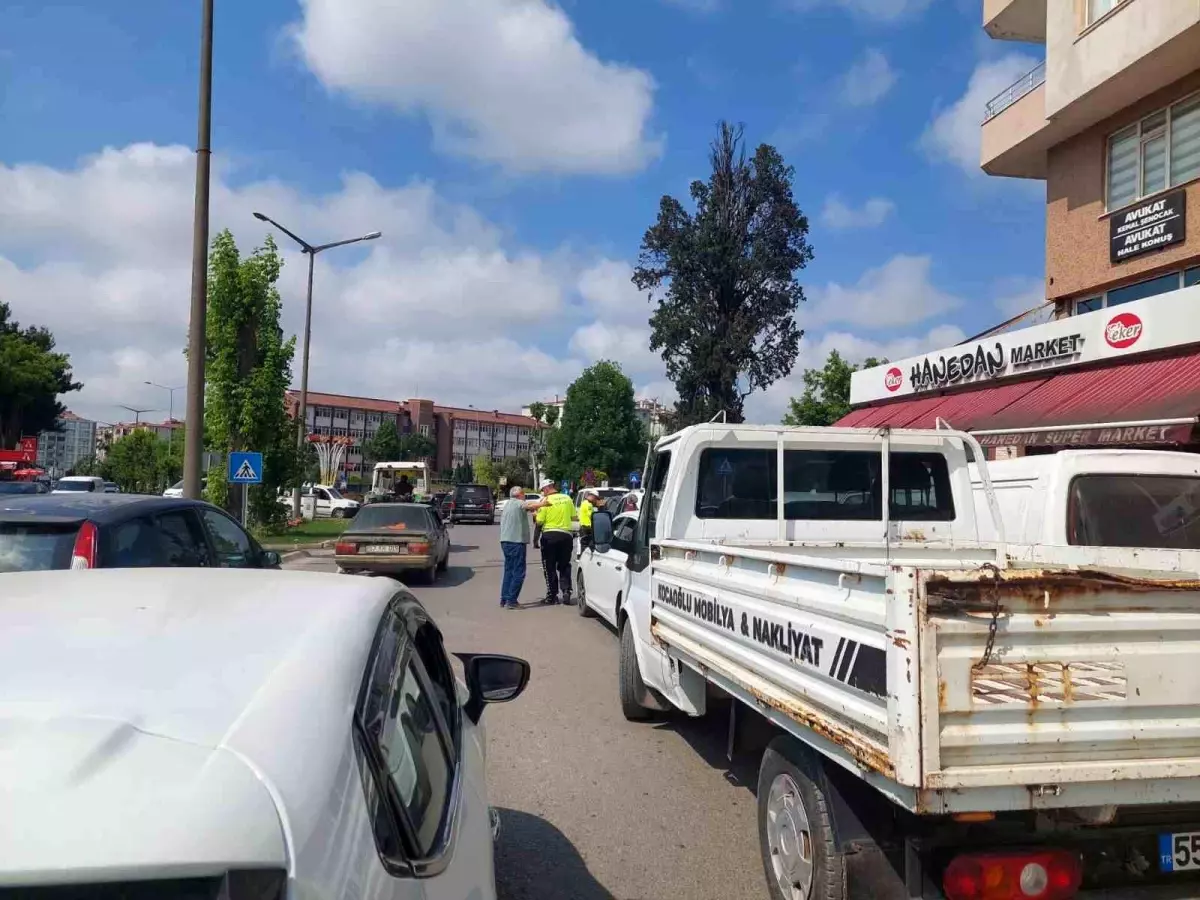 Bafra'da Ters Yönde Seyir Eden Sürücülere Cezalar Kesildi