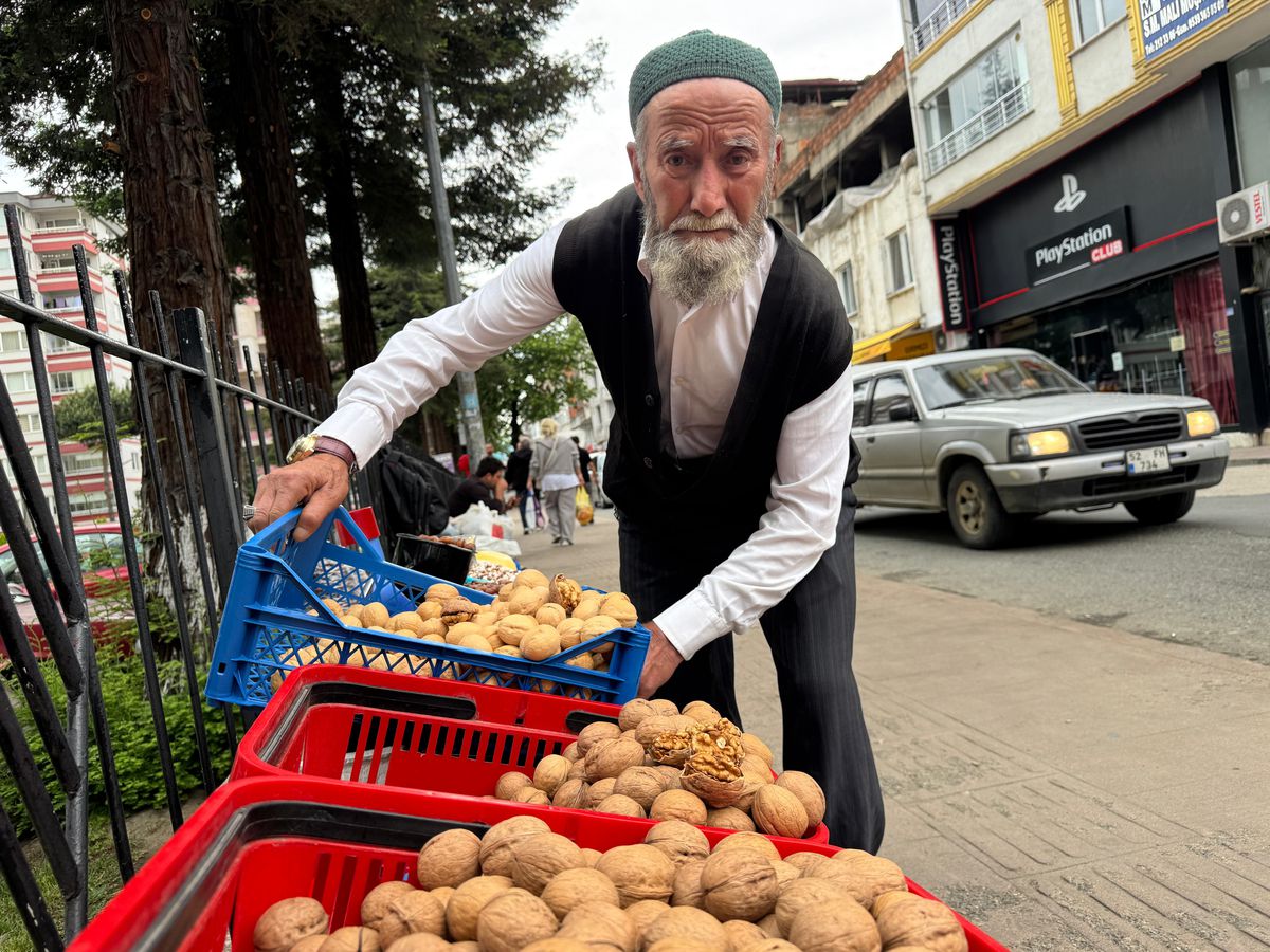 90 Yaşındaki Cevizci Dede: 'Boş Durmayı Sevmiyorum'
