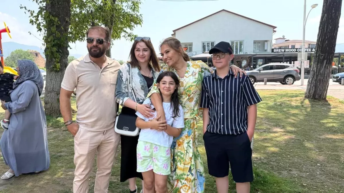 Demet Akalın, Hayranı İçin İznik'te Piknik Düzenledi
