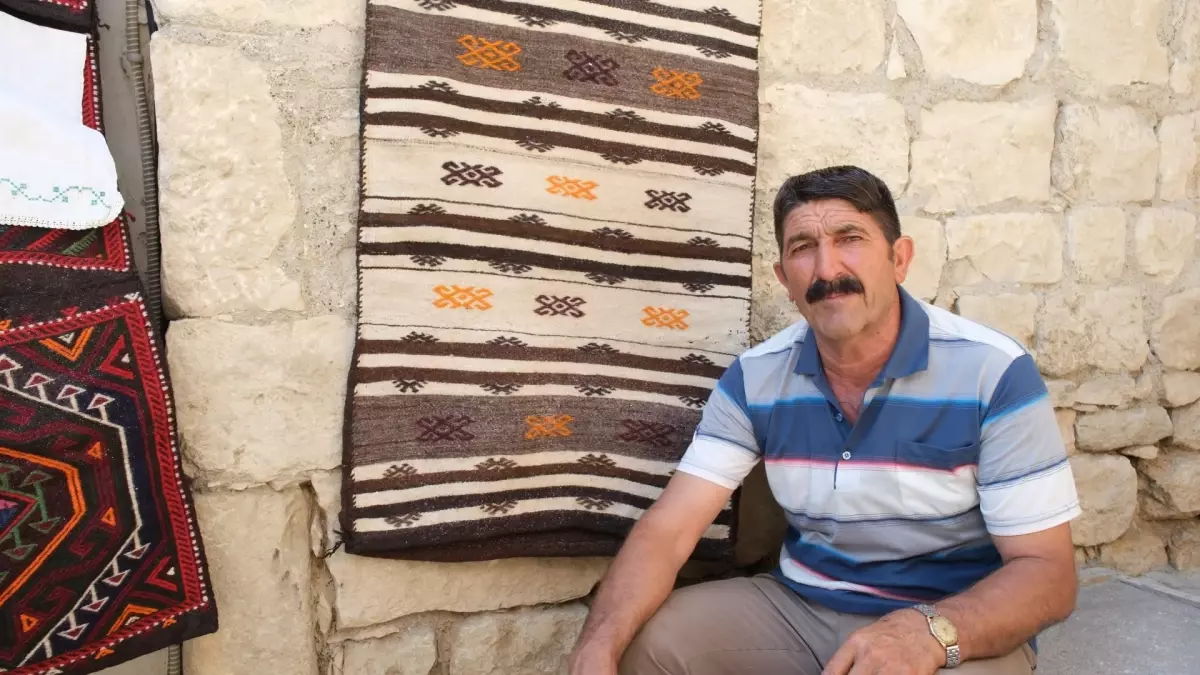 Eski Eşyalarla Açık Hava Müzesi: Murat Tatlı'nın Sergisi
