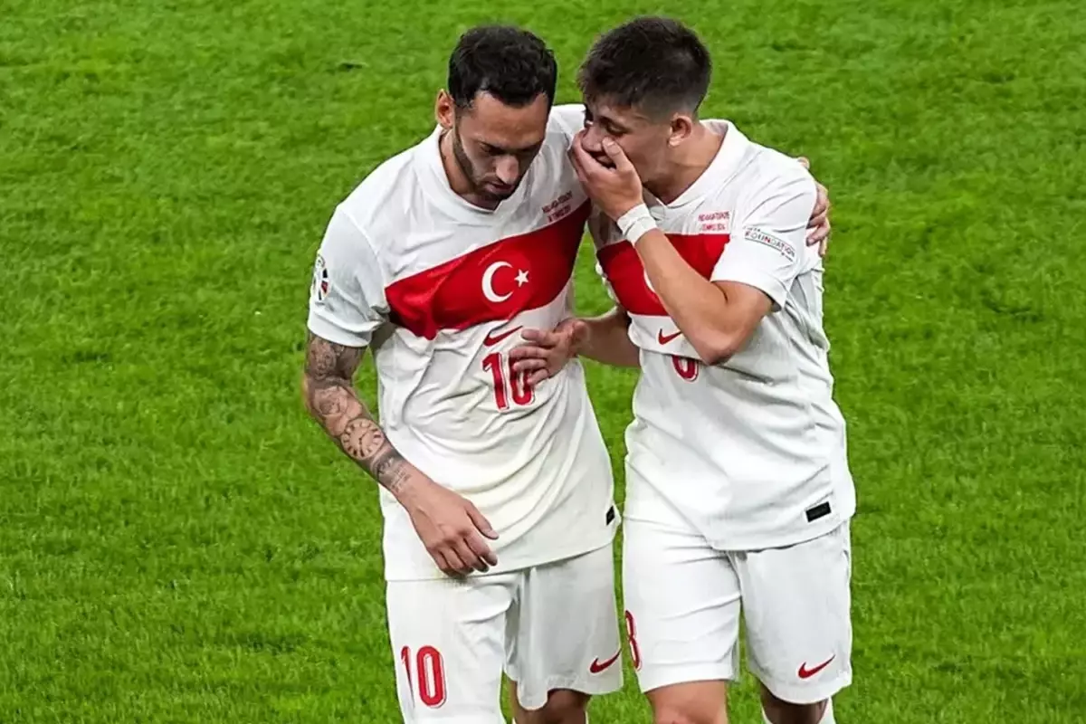Galatasaray transferde durmak bilmiyor! Milli yıldızımıza da resmi teklif ilettiler