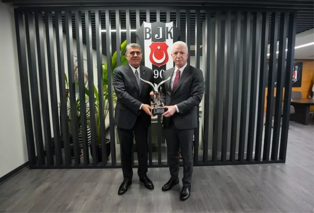 Beşiktaş Başkanı Serdal Adalı, İstanbul Valisi Davut Gül'ü Ağırladı