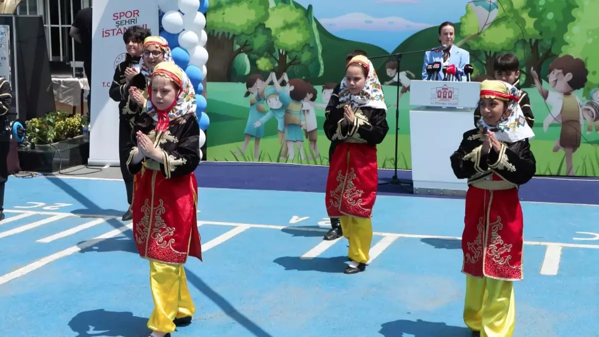 İstanbul'da Geleneksel Çocuk Oyunları Festivali Düzenlendi