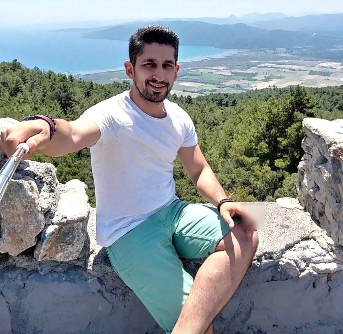 İzmir'de Kamyonet ile Motosikletlerin Çarpışması: 1 Ölü