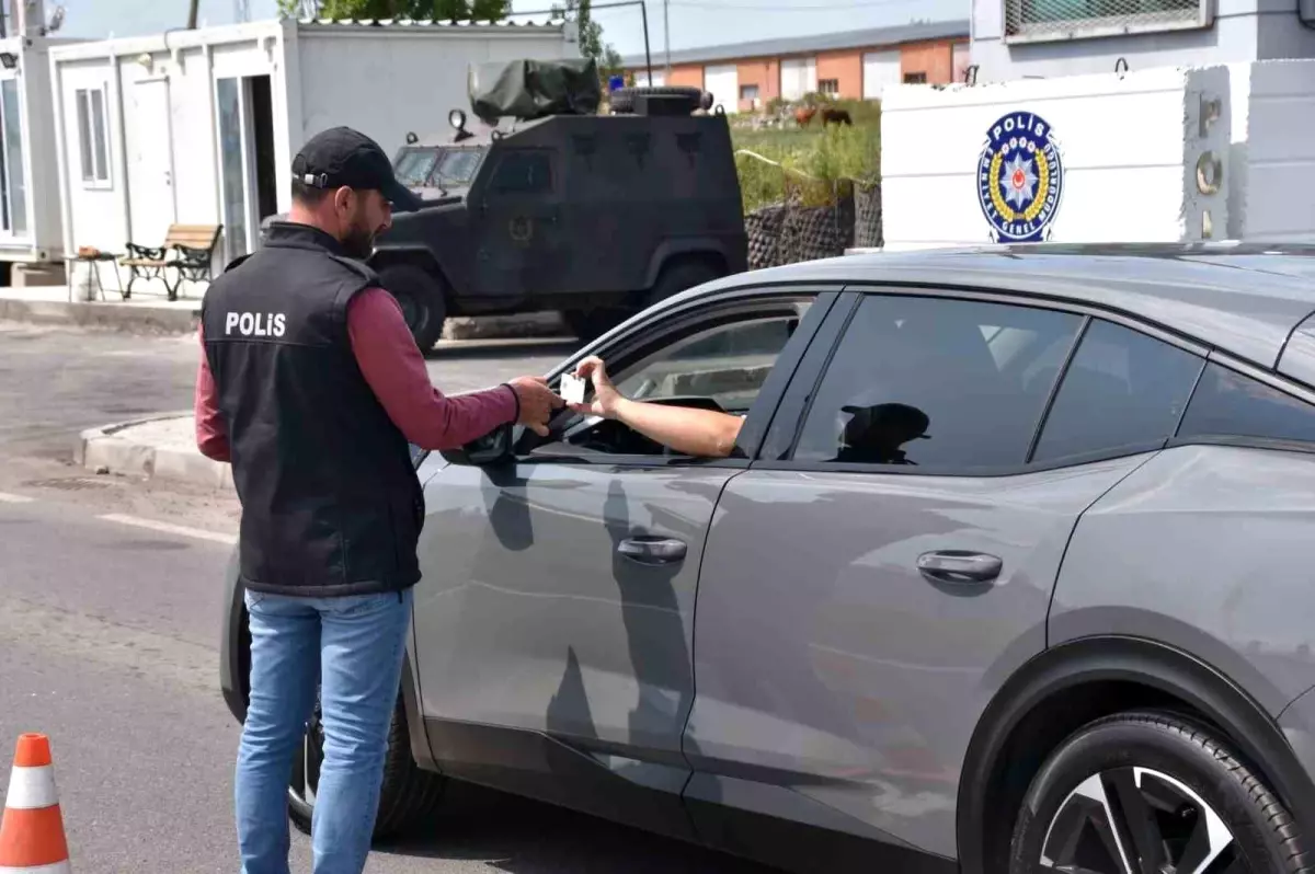 Kars'ta Polis Uygulamaları Vatandaşları Memnun Ediyor
