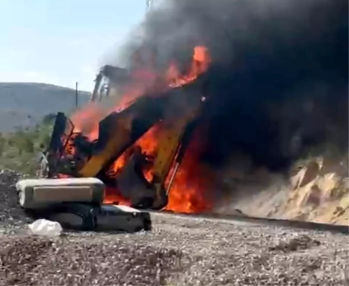 Malatya'da Beton Santralinde İş Makinesi Yangını