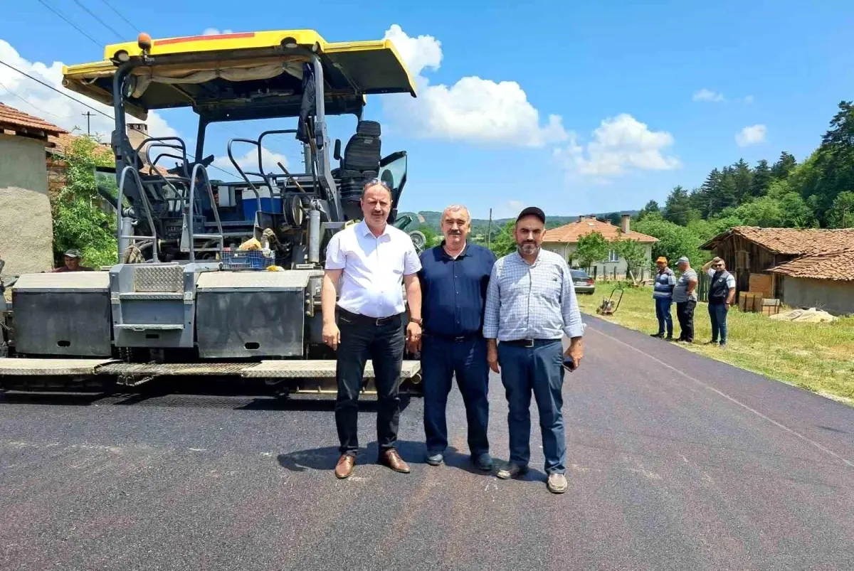 Bilecik'te Köy Yollarında Sıcak Asfalt Çalışmaları Başladı