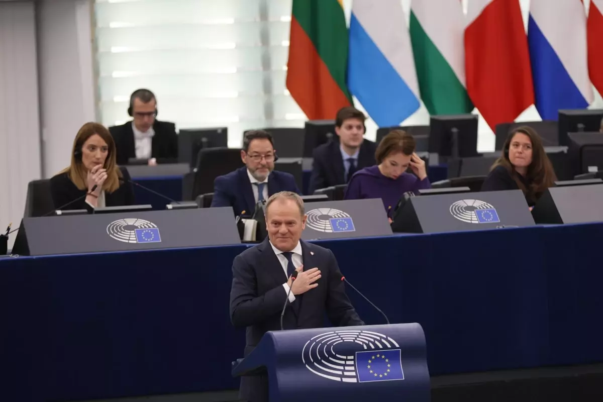 Polonya'da Donald Tusk Koalisyon Hükmeti Güvenoyu Aldı