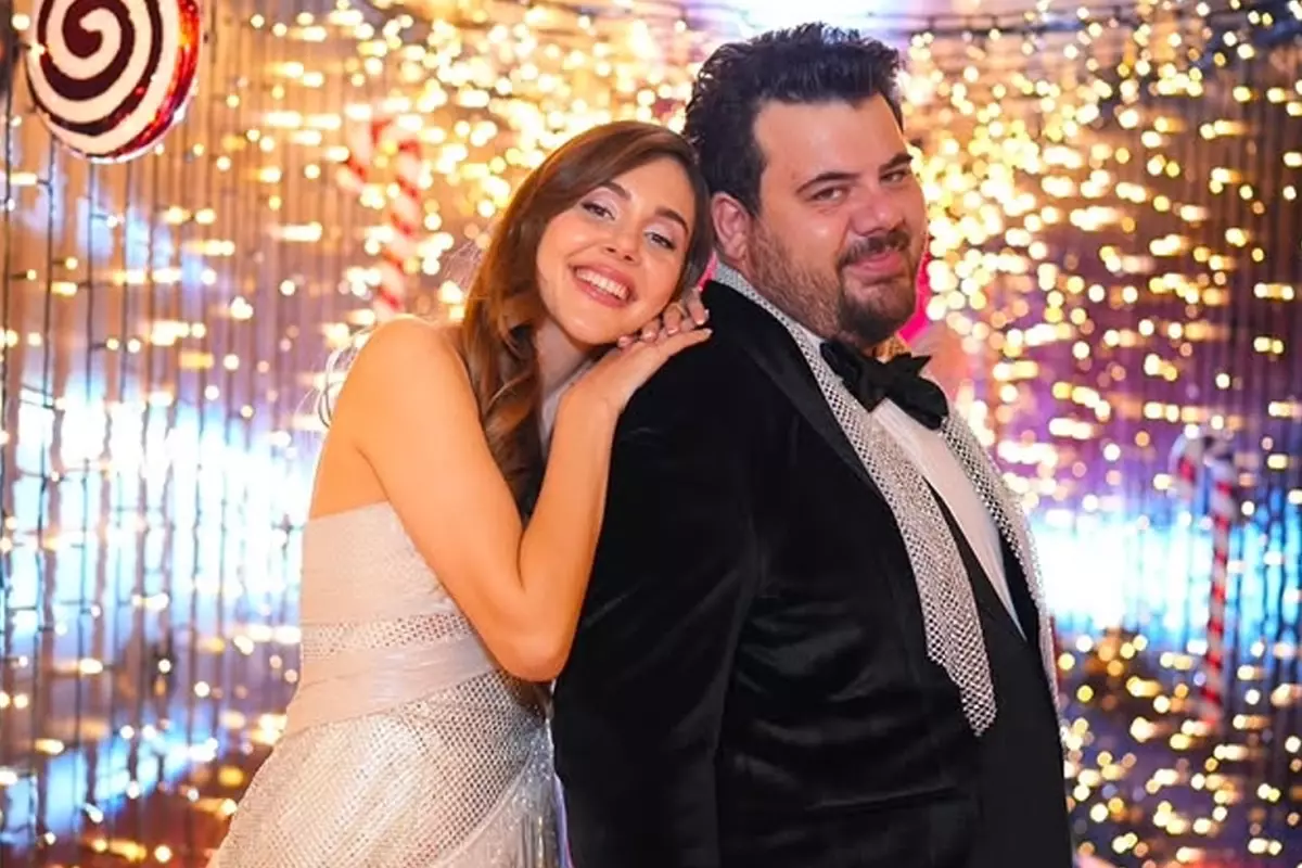 Romantik tatil kabusa döndü! Berfu ve Eser Yenenler Paris'te dolandırıldı