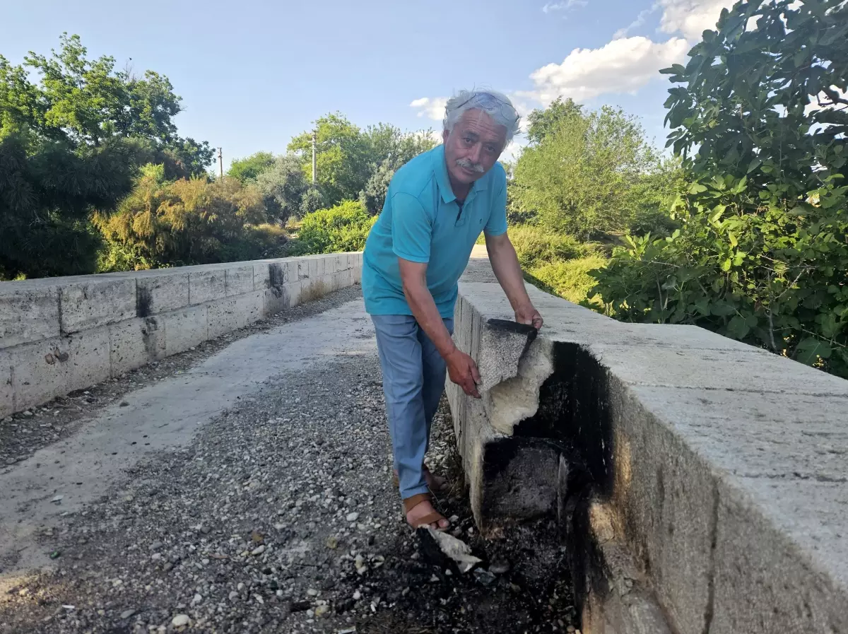 Tarihi Soğucaksu Köprüsü'nde Mangal İsyanı: Taşlar Tahrip Oluyor