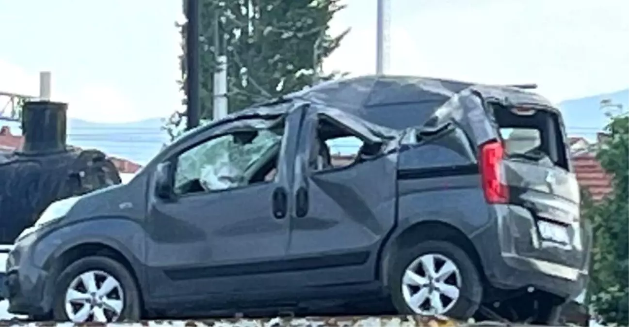 Kütahya'da Trafik Kazası: Sürücü Yaralı