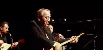Usta sanatçı Mehmet Erenler hastaneye kaldırıldı