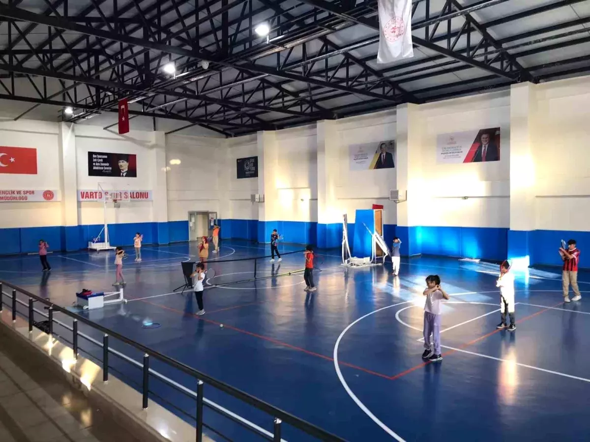 Varto'da Kort Tenisi Kursları Gençlerin İlgi Odağı