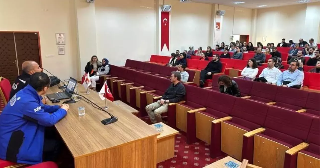 BŞEÜ'de Afet ve Yangın Farkındalık Eğitimi Düzenlendi