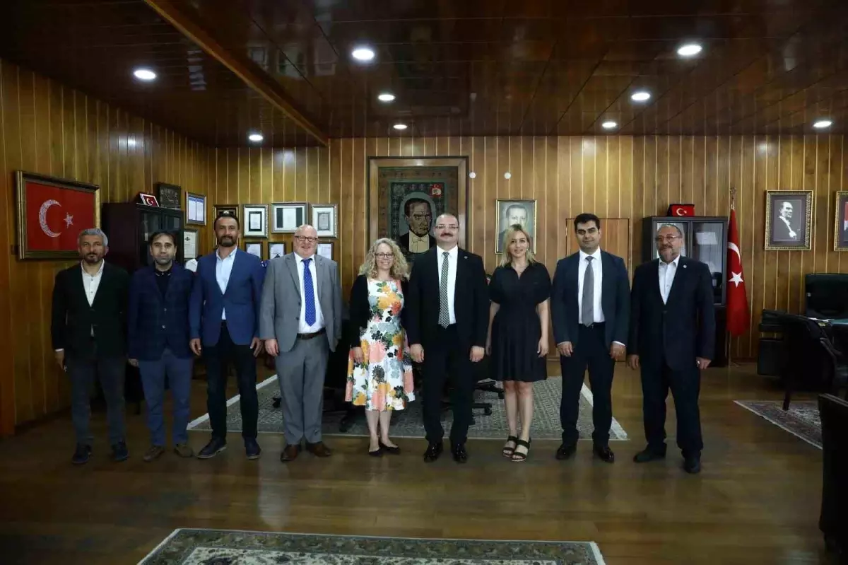 Atatürk Üniversitesi'nde Amerikan Dil Köşesi, Öğrencilere Fırsatlar Sunuyor