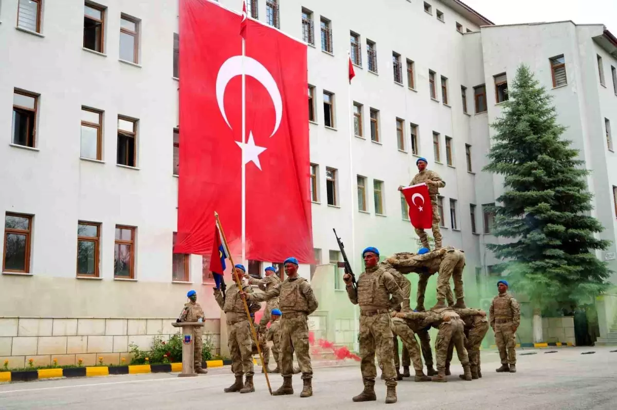Bayburt'ta jandarmanın 186'ncı yılı coşkuyla kutlandı: Tüfekli hareketler gösterisi nefes kesti