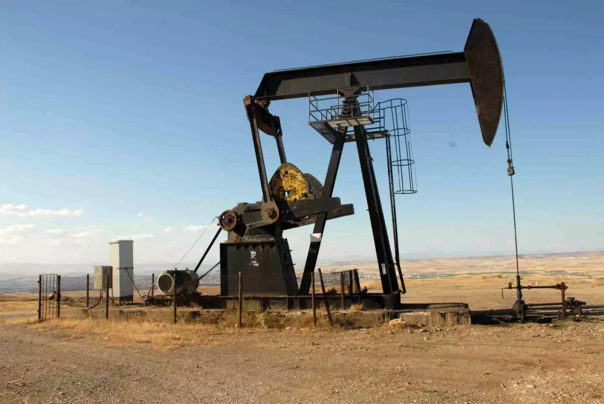 Brent Petrol Fiyatı İsrail'in İran'a Saldırısıyla Yükseldi