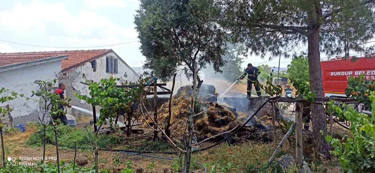 Burdur'da Yangın: 1 Ton Saman Balyası Yanarak Zarar Gördü