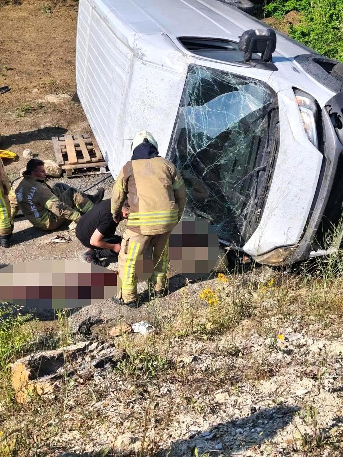 Çatalca'da Takla Atan Araçta Sürücü Hayatını Kaybetti