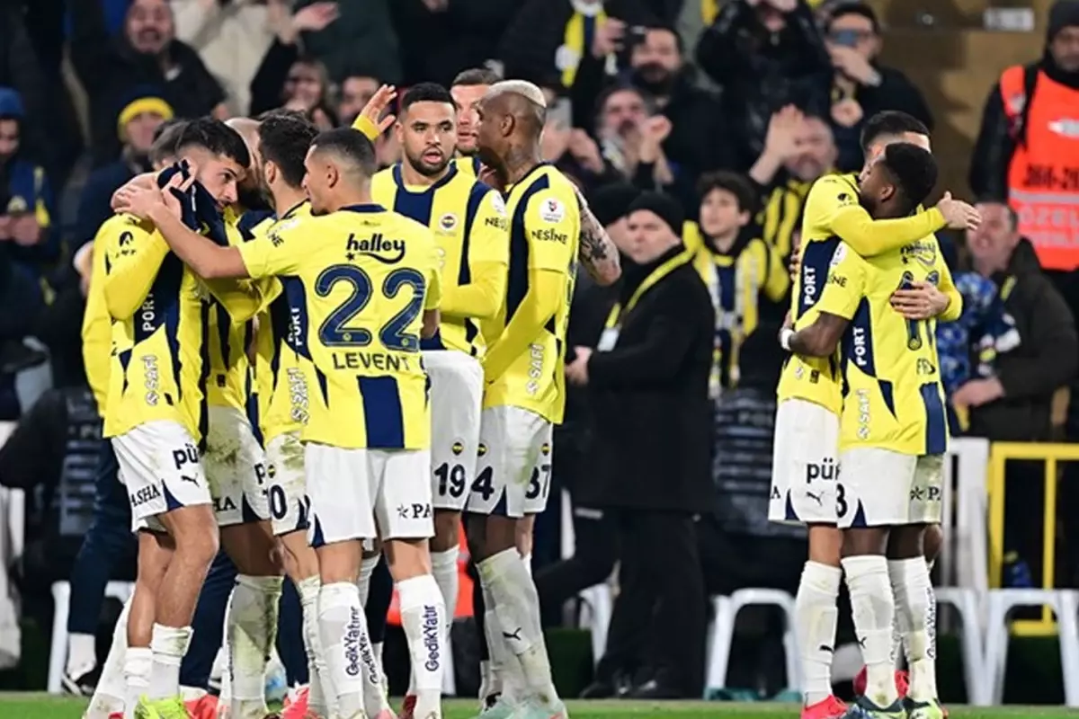 Çuvalla para verecekler! Premier Lig ekibinden Fenerbahçe'nin bel kemiğine kanca
