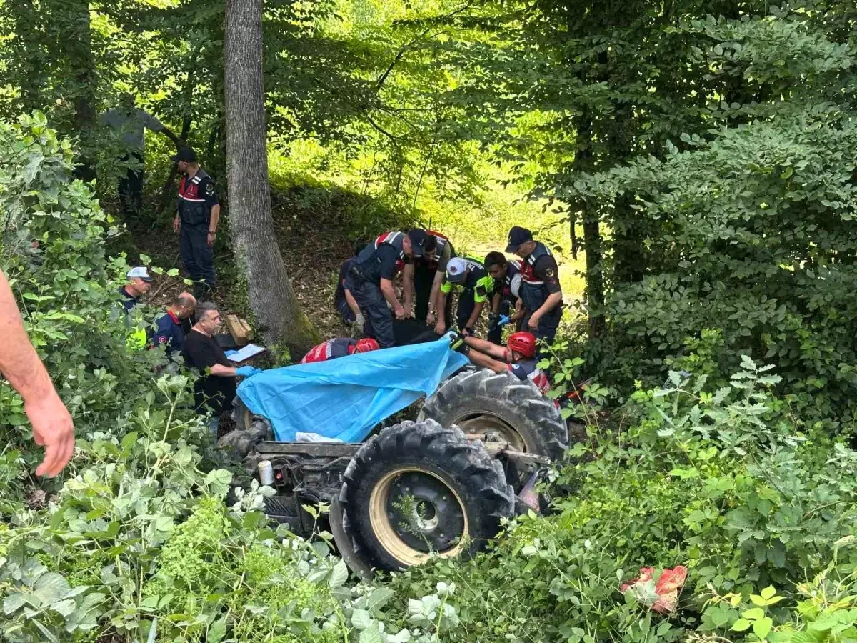 Sakarya'da Devrilen Traktörün Altında Kalan Kadın Sürücü Hayatını Kaybetti