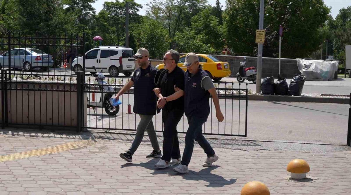 Kırıkkale'de FETÖ Üyesi Eski Emniyet Müdürü Yakalandı
