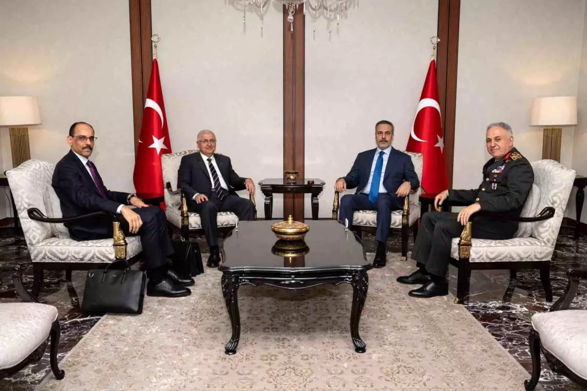 İsrail'in İran'a Yönelik Saldırıları Üzerine Kritik Toplantı