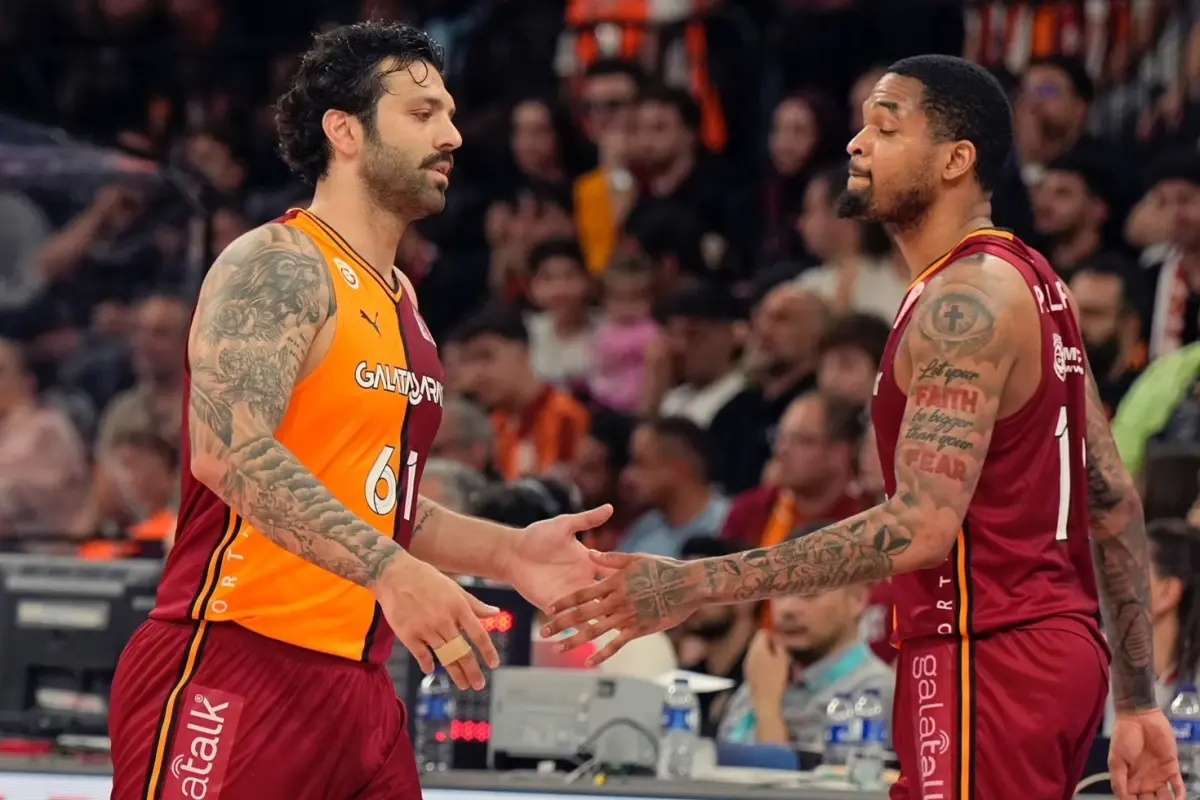 Galatasaray'da bir dönem sona erdi! 601 maçta forma giyen Göksenin Köksal'a veda