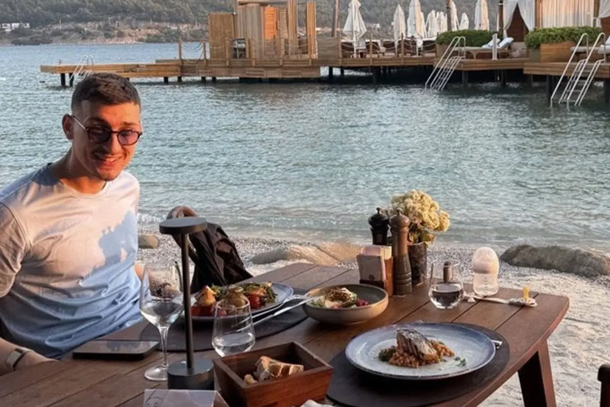 Galatasaray'ın gündemindeki yıldız kaleci Djordje Petrovic, Bodrum'da