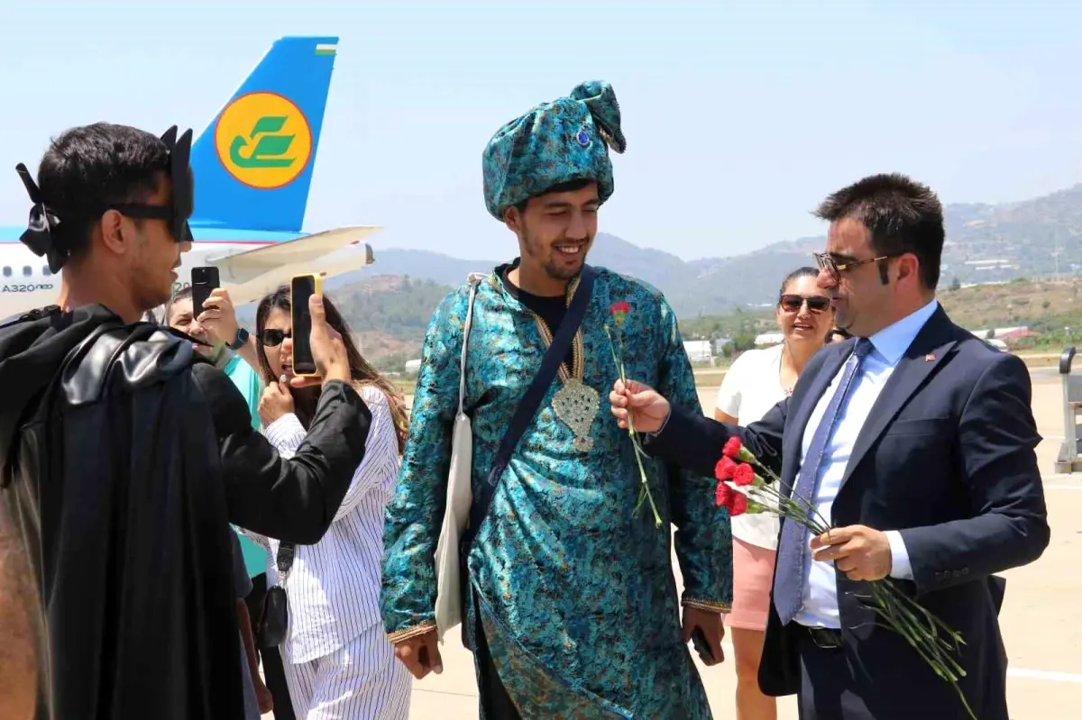 Gazipaşa-Alanya Havalimanı'ndan Özbekistan'a İlk Uçuş Törenle Gerçekleşti