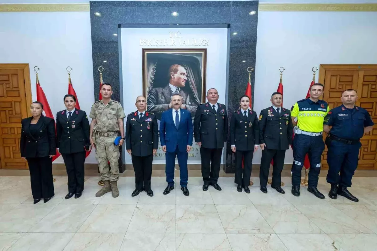 İl Jandarma Komutanı Demir ve jandarma personeli, Vali Aksoy'u ziyaret etti
